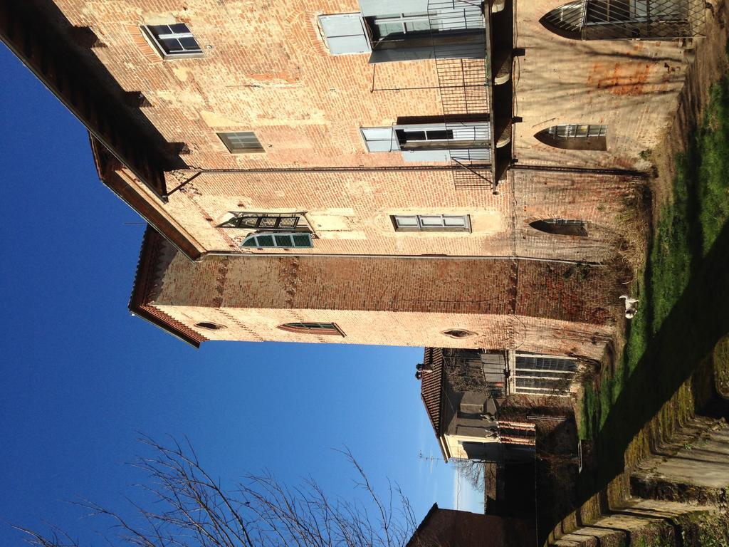 Castello Sannazzaro B&B Giarole Exterior foto